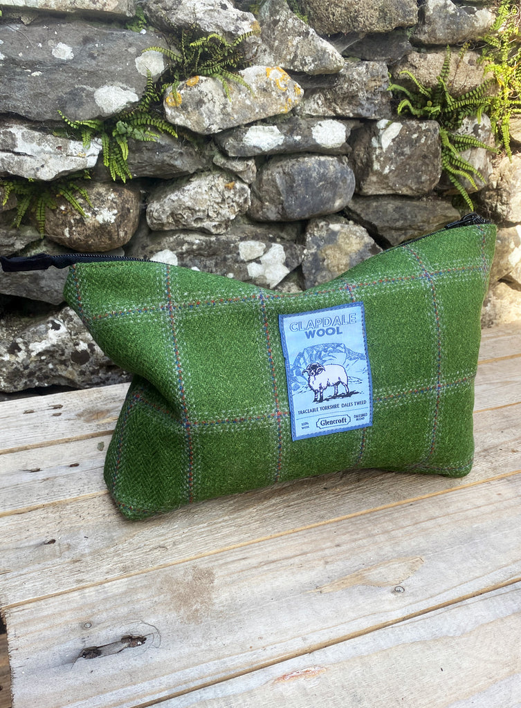 Traceable Clapdale Wool Dalesbred Wash Bag