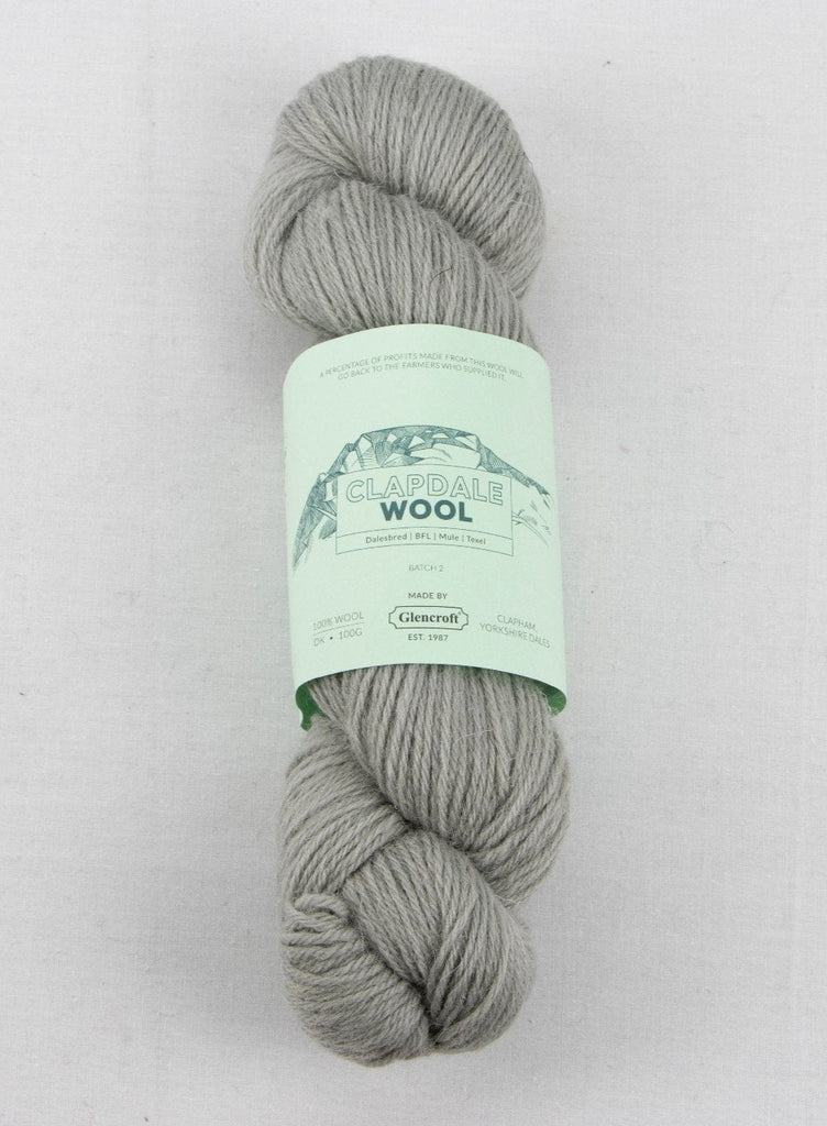 Clapdale Wool hand knit hank in light grey colour